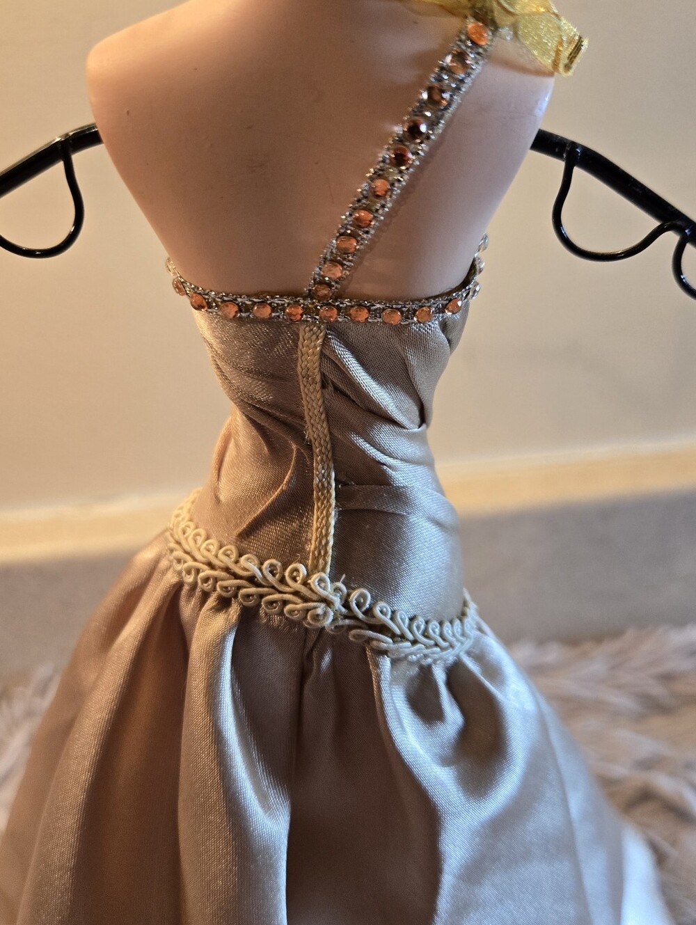 Vintage Look Mannequin Dress Jewelry Stand with Champagne Satin Gown - Picture 8 of 14